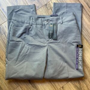 New with Tags Lee Pant Secretly Shapes 16 Med
Grey Straight Leg
